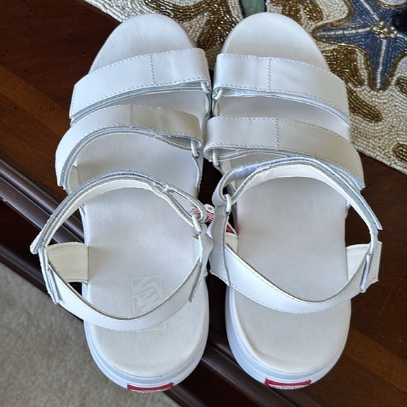 Brand New Vans Genuine Leather Colfax Sandals in True White Adjustable Straps - Picture 9 of 16